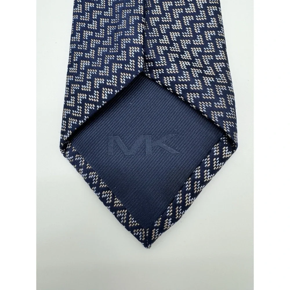 Michael Kors Tie Navy Blue‎ Geometric Pattern 100% Silk Mens Classic Necktie